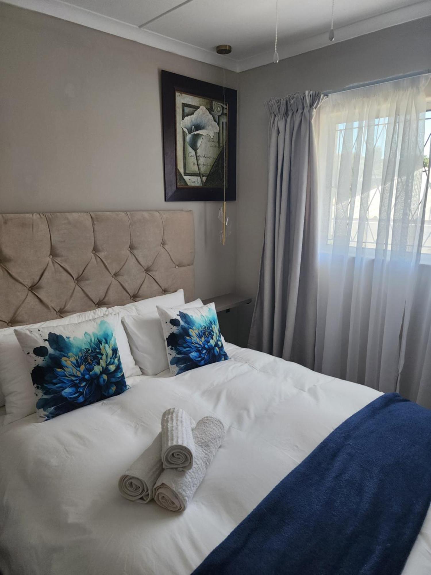 Montrose On Bunkers Apartment East London Room photo